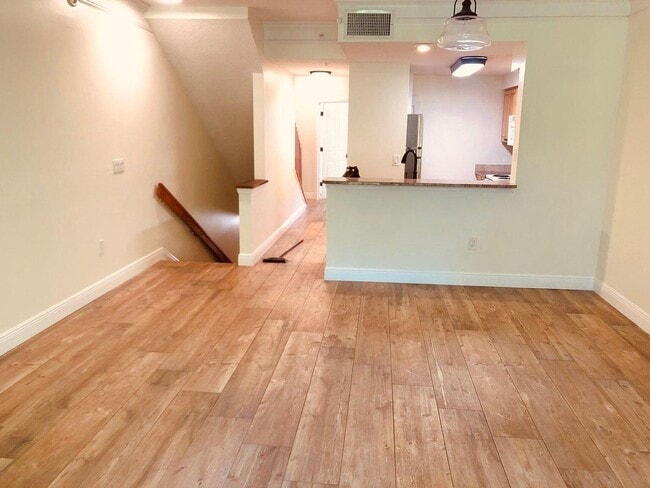 Building Photo - 2028 Alta Meadows Ln