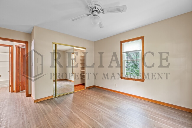 Building Photo - 636 S Clifton Ave