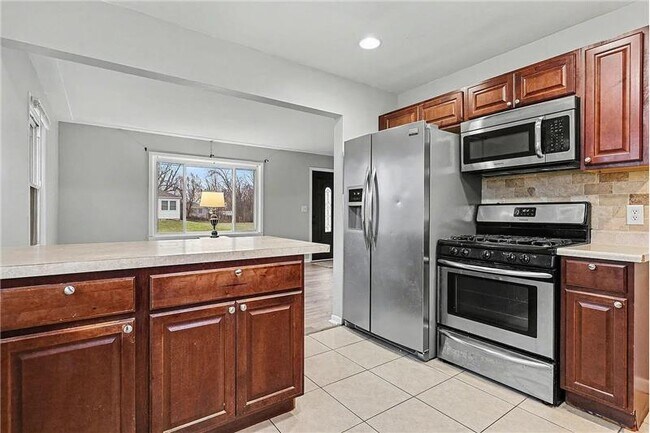 Building Photo - 5807 Averill Ave SW