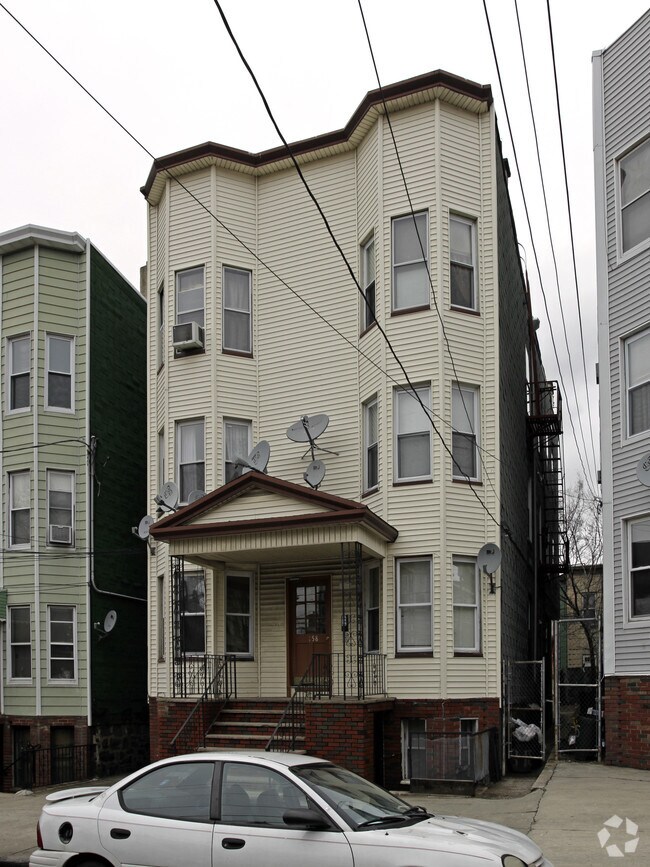 Building Photo - 158 Highland Ave