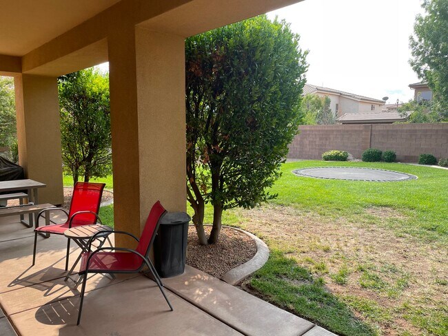 Building Photo - Great Home in LITTLE VALLEY!!!  Large yard!