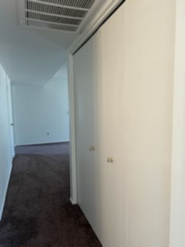 Building Photo - Charming 3 Bed 2 Bath home in Mesa with community pool and big backyard