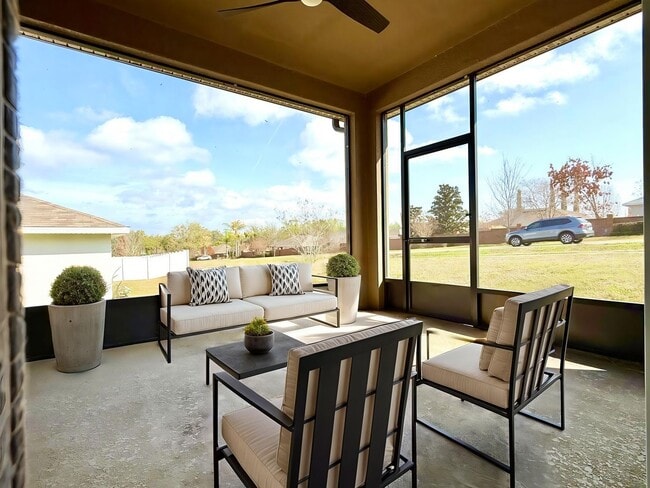 Building Photo - Lifestyle upgrade: Sleek 3Bedrooms/2Baths home in Leesburg’s Seasons at Hillside!