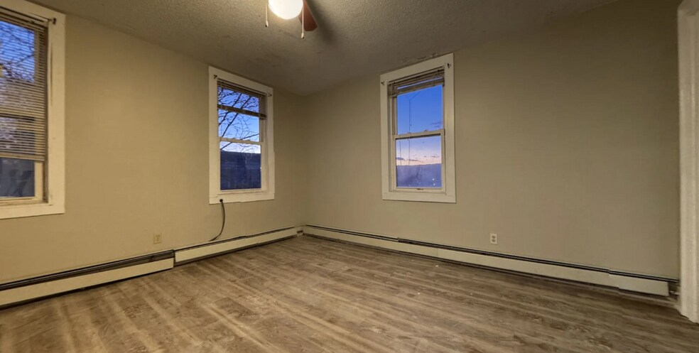 Building Photo - 84 Chatham St