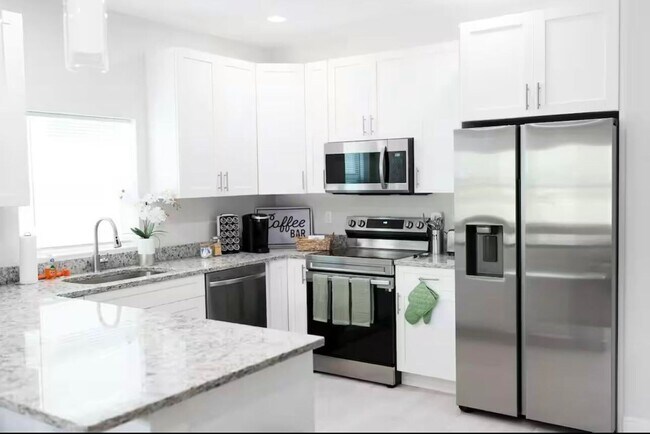 Primary Photo - 2700 Nokomis Ave