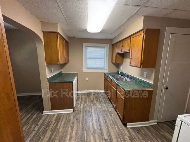 Building Photo - 135 Gramont Ave
