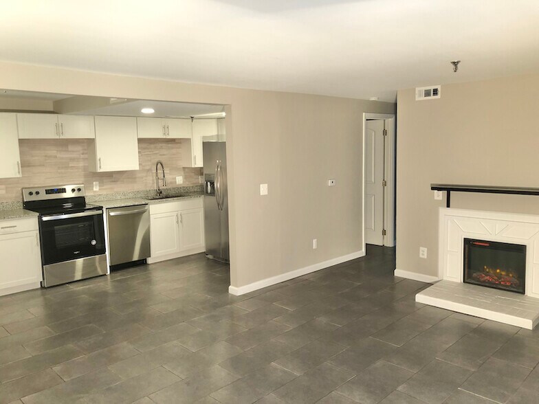 Building Photo - 1005 Parkvale Ct