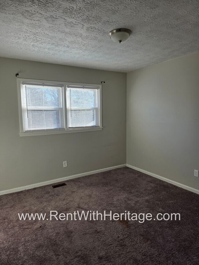 Building Photo - Georgous 3 Bedroom, 2 Bath home with lots of upgrades