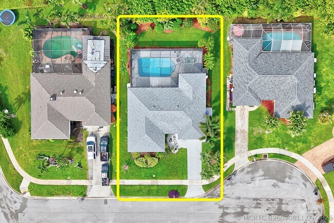 Building Photo - 22053 Flanders Ct