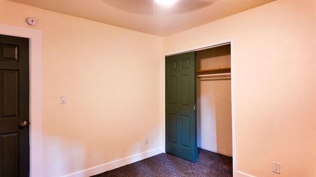 Building Photo - 3615 SW 40th St