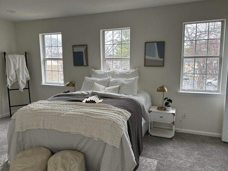 Building Photo - 196 Key Pky