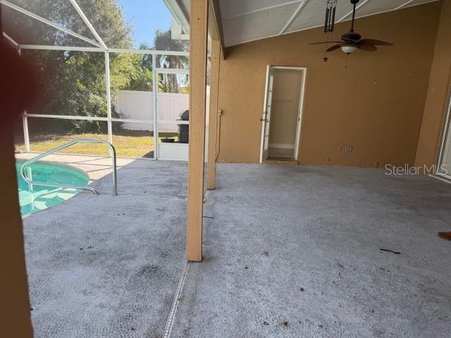 Building Photo - 2419 Rolling Broak Dr