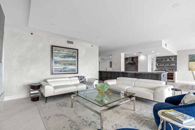 Building Photo - 4301 N Ocean Blvd
