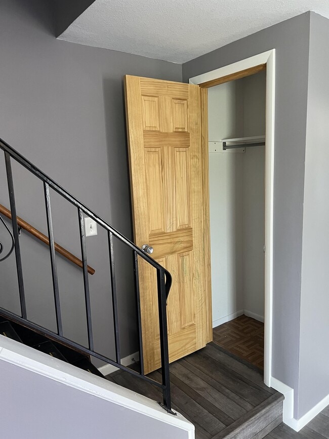 Building Photo - 2003 E Florida Ave