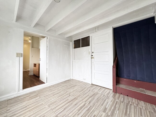 Building Photo - 2322-ST