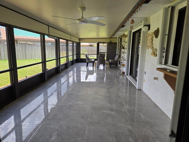 Building Photo - 8245 Whitewood Cove E