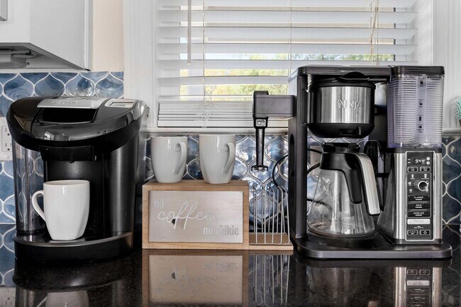 Building Photo - 4518 John Ave