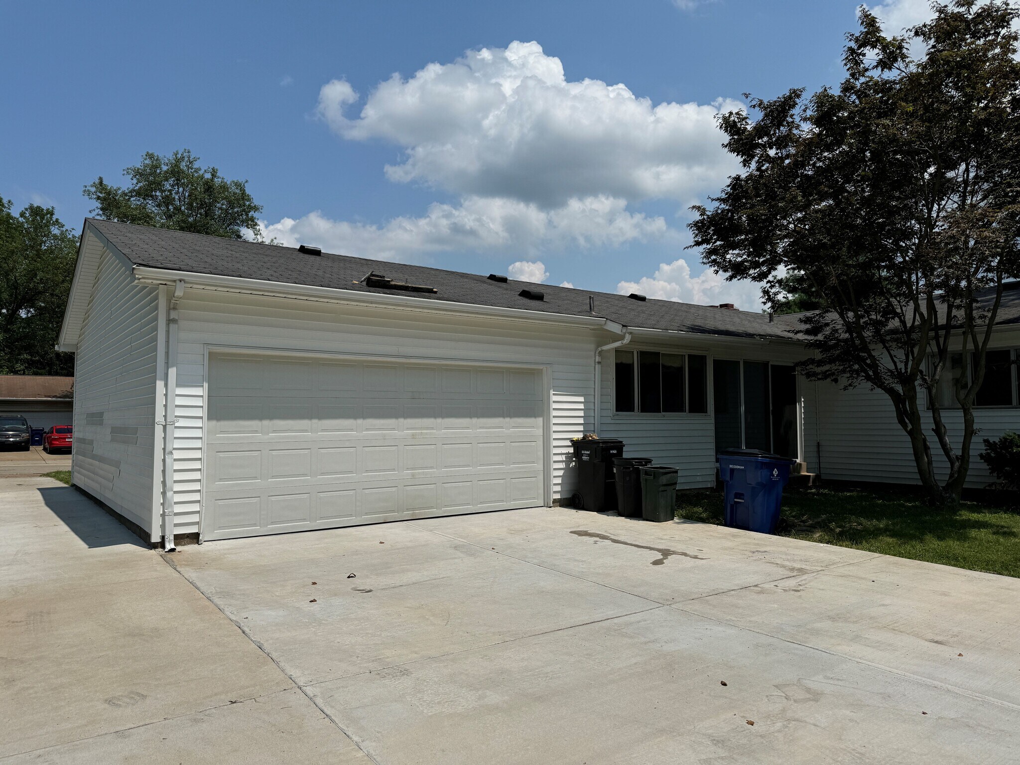 Building Photo - 1617 Somerset Shire Dr