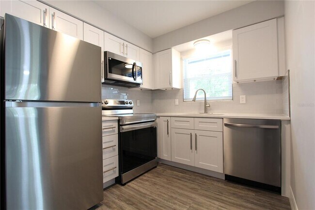 Building Photo - 5120 24th Ave S