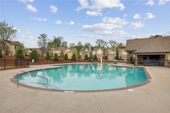 Building Photo - 4950 Hazelwood Dr