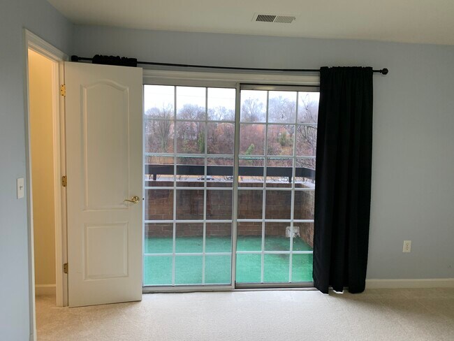 Balcony and the door to the walking closet - 6916 Fairfax Dr