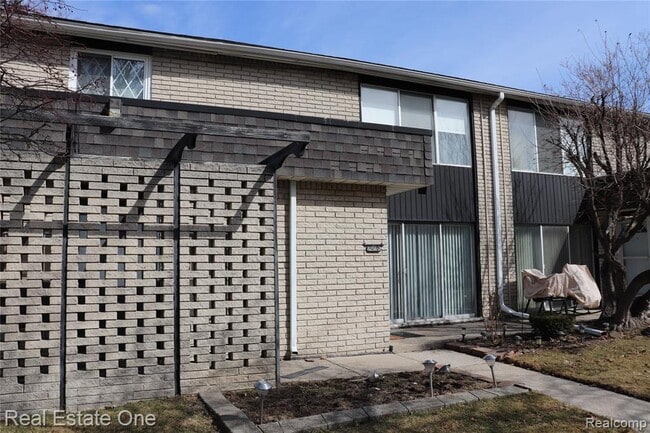 Building Photo - 8256 Karam Blvd