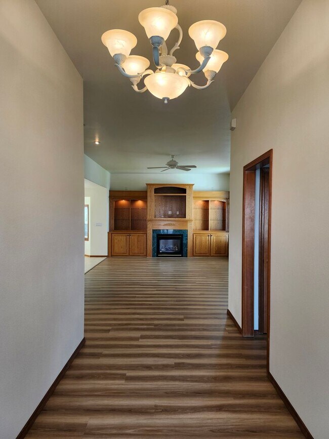Building Photo - 106 Prestwick Ln