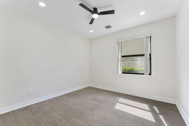 Building Photo - 12945 Pennell Pines Rd