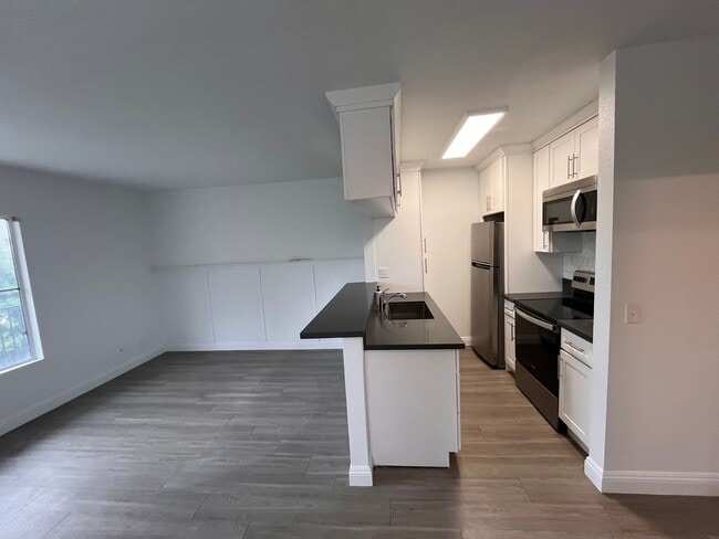 Building Photo - M369 - Albini