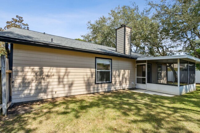 Building Photo - Charming 3BR/2BA Home on Amelia Island – C...