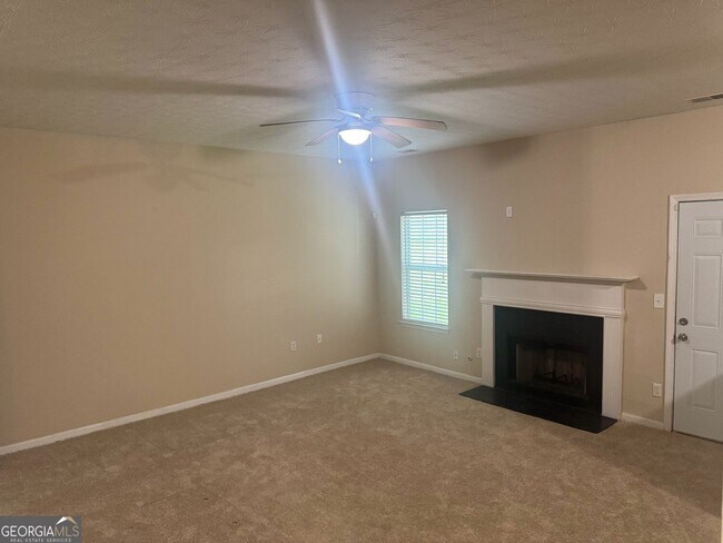 Building Photo - 3229 Diamond