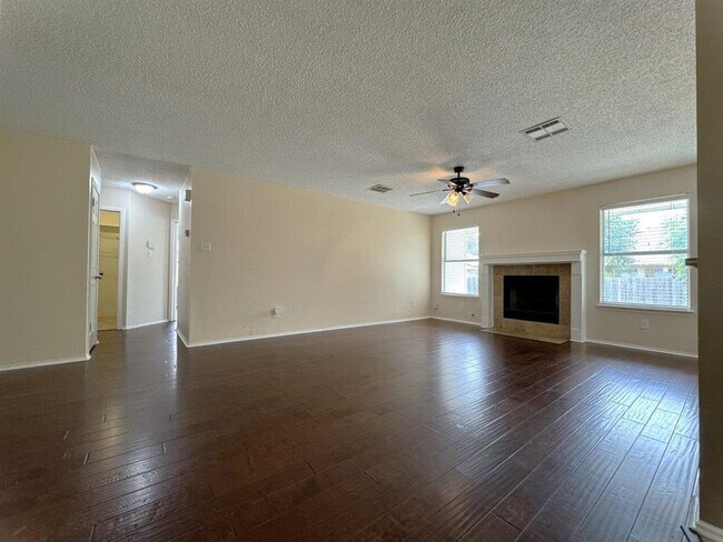 Building Photo - 1407 Ashley Dr
