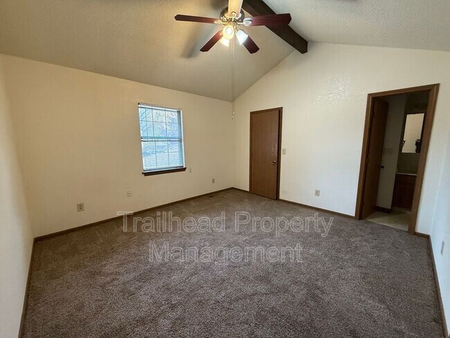 Building Photo - 2700 NW 3rd Terrace