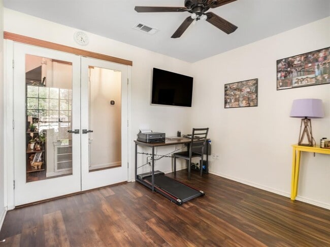 Building Photo - 505 Eaglecreek Dr