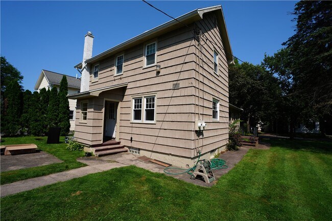 Building Photo - 27 Boughton Ave
