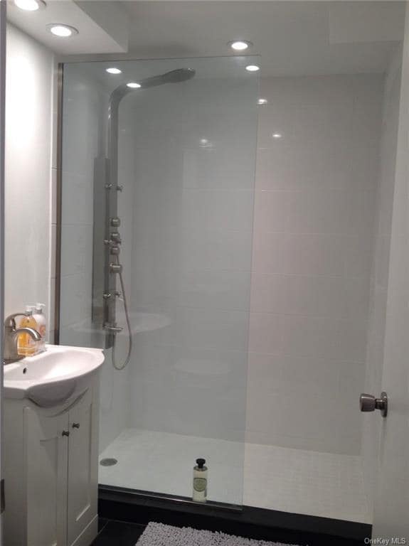 Building Photo - 968 Elting Rd