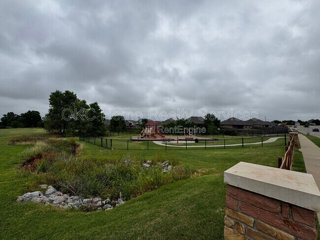 Building Photo - 9904 Jackrabbit Rd
