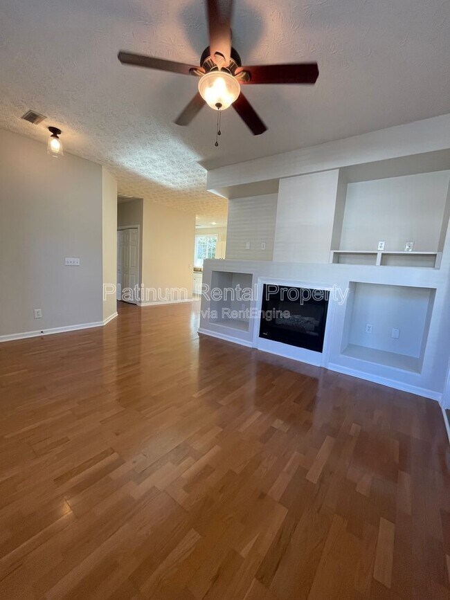 Building Photo - 301 Harmony Ct