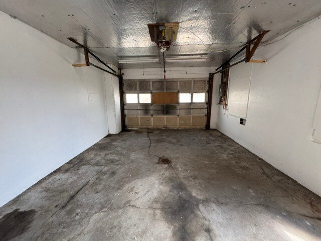 Building Photo - 315 W Otterman St