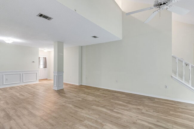 Building Photo - 917 Claeven Cir
