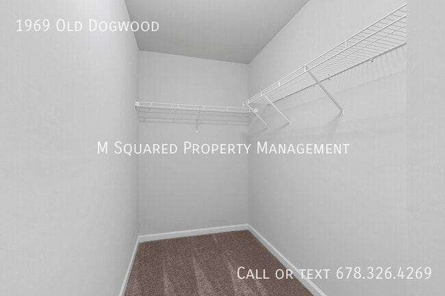 Building Photo - 1969 Old Dogwood