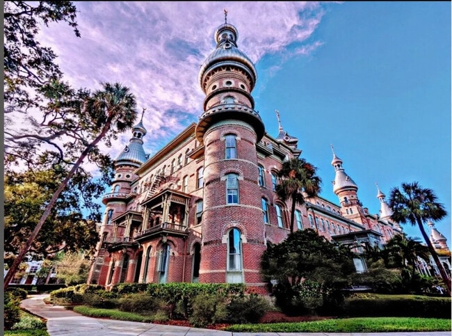 Building Photo - 509 S Willow Ave