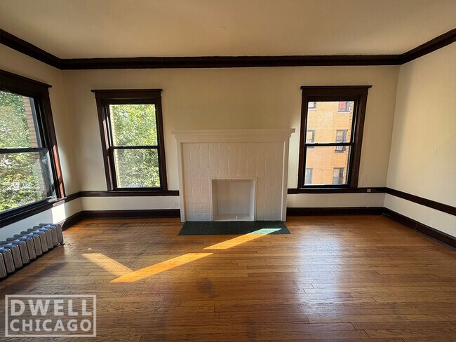Building Photo - 2414 N Sawyer Ave
