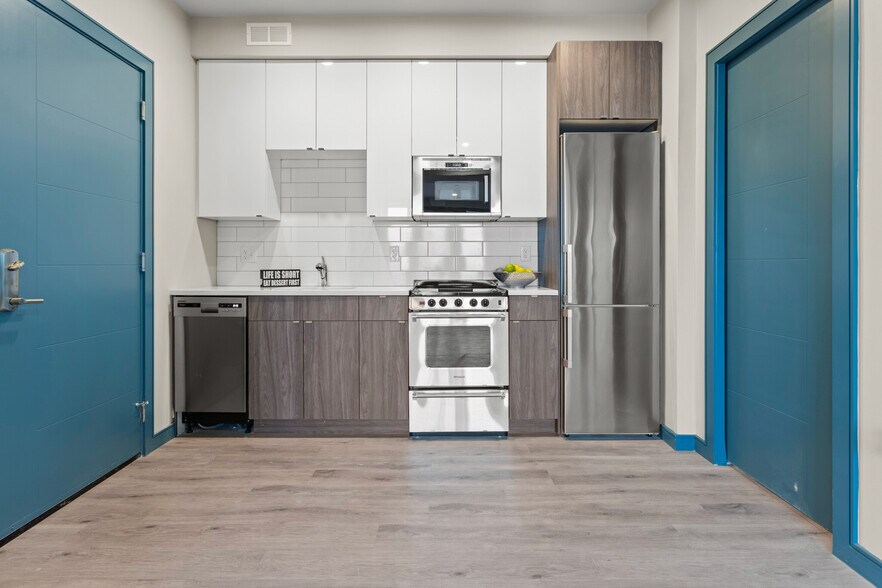 Building Photo - 42 Fenway