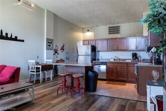 Building Photo - 408 W St Clair Ave