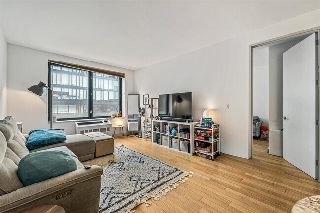 Building Photo - 21-45-45 44th Dr