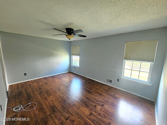 Building Photo - 119 Hyacinth Ln