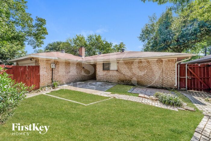 Building Photo - 1625 San Antone Ln