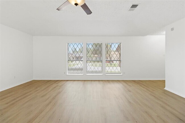 Building Photo - 126 Wood Hollow Dr