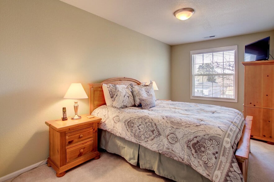 Building Photo - 2102 S Sherman St